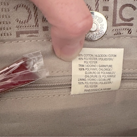 Liz Claiborne Handbag with Red Trim. Excellent condition. - Picture 11 of 11